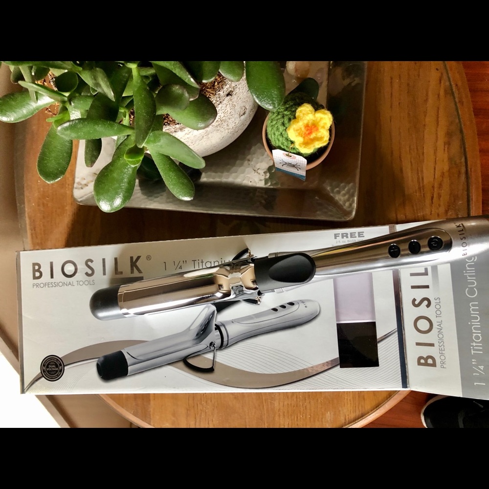 Biosilk 1 1/4” Titanium Curling Iron